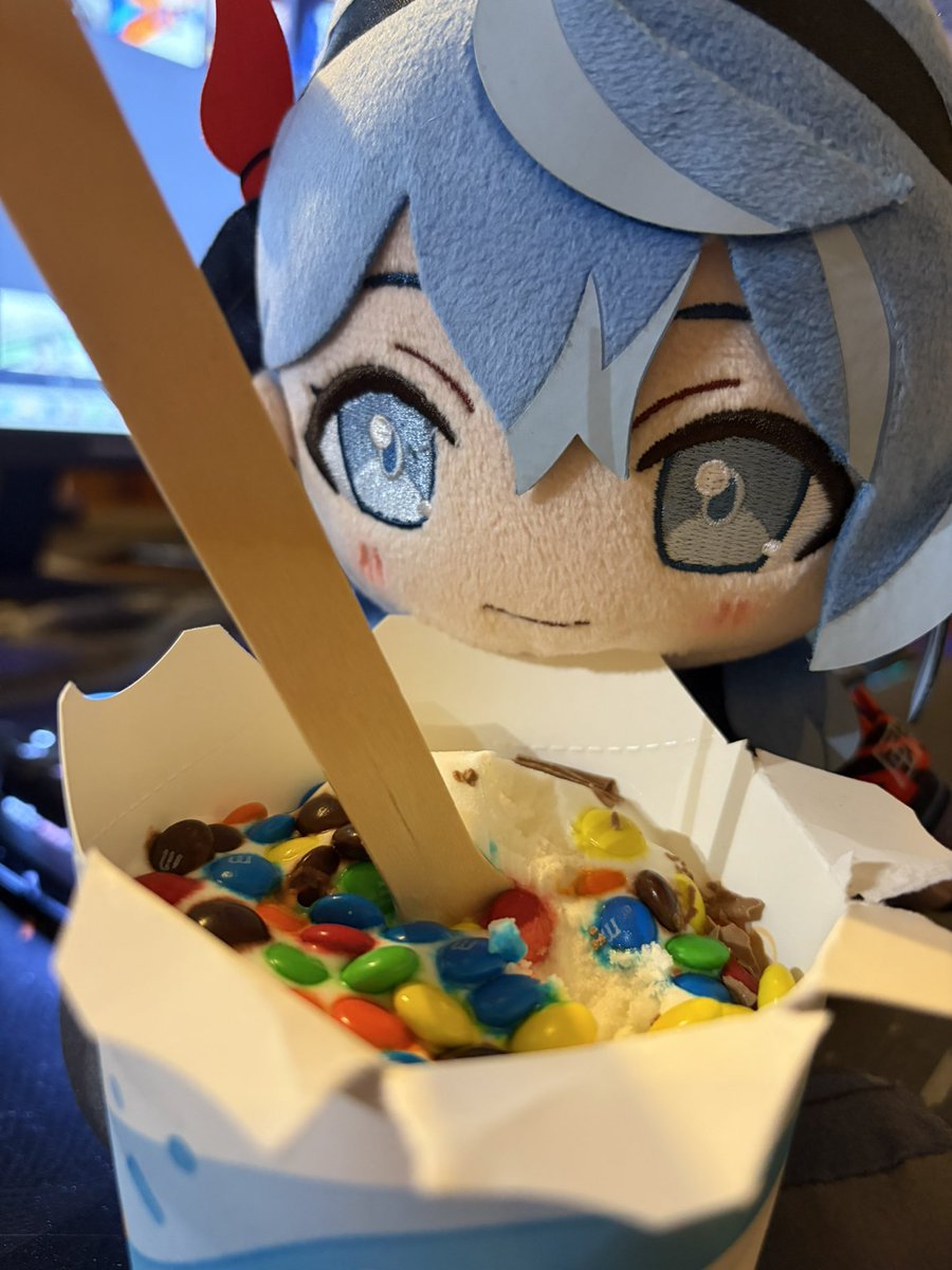 dahomerson's tweet photo. Ako is is excited to have her McFlurry🥰 https://t.co/DVV6qHQ3bg