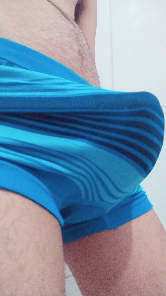 d89404's tweet photo. Quando ele anima e o volumão sobe do nada. Como a gente caminha desse jeito com esse pacote kkk 🍆🫣 https://t.co/jbOAfw2j5o