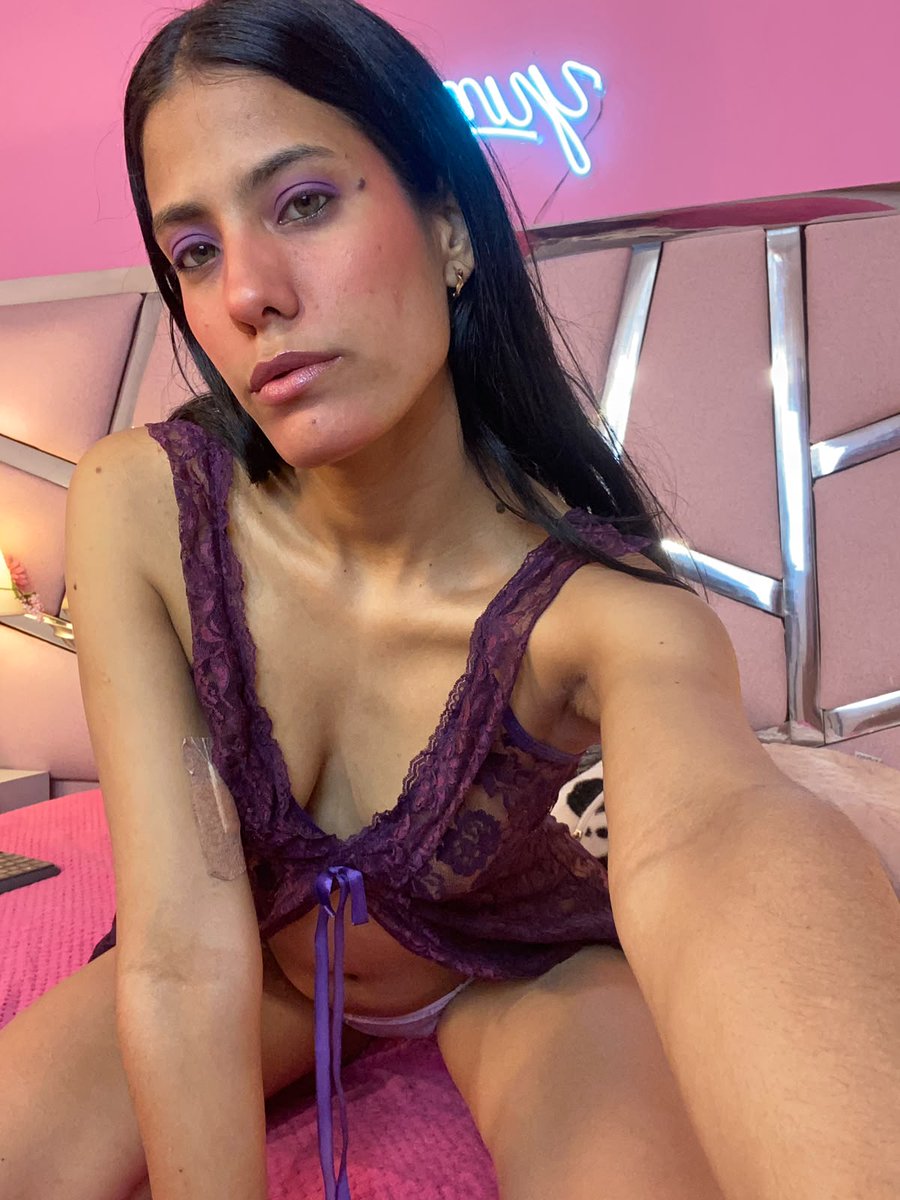 LunaVegaa_'s tweet photo. Skinny frame craving a hard cock filling her tight hole 🔥💥

https://t.co/IvUf5s2yZL https://t.co/30tNDiHz7o