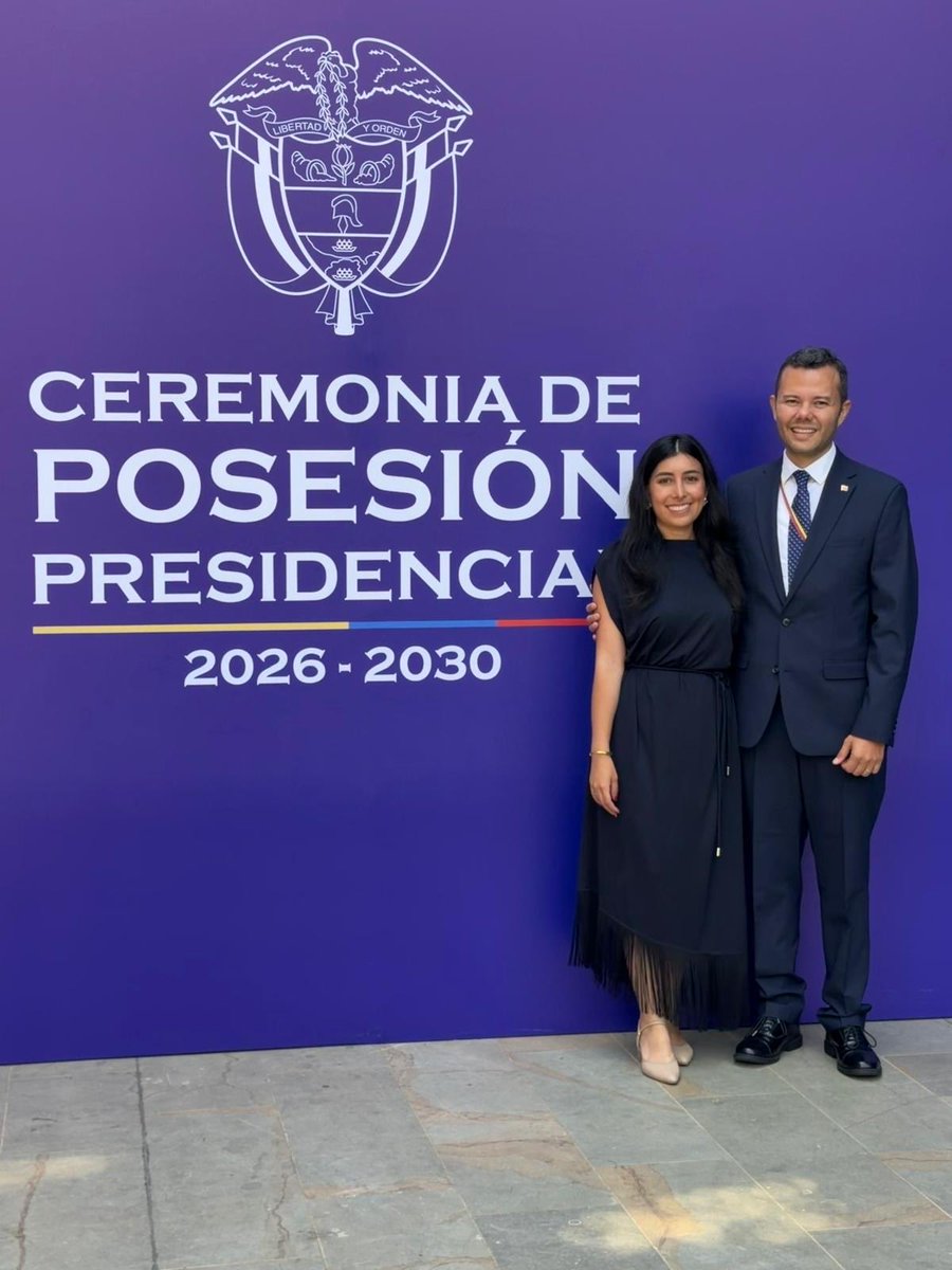 JuanCaPalM's tweet photo. Muchísimas cosas han pasado en solo una semana. Todas las adversidades nos invitan a estar cada vez más firmes en el trabajo por la construcción de una Colombia cada vez mejor. Una patria milagro. https://t.co/eVjVQkbtM8