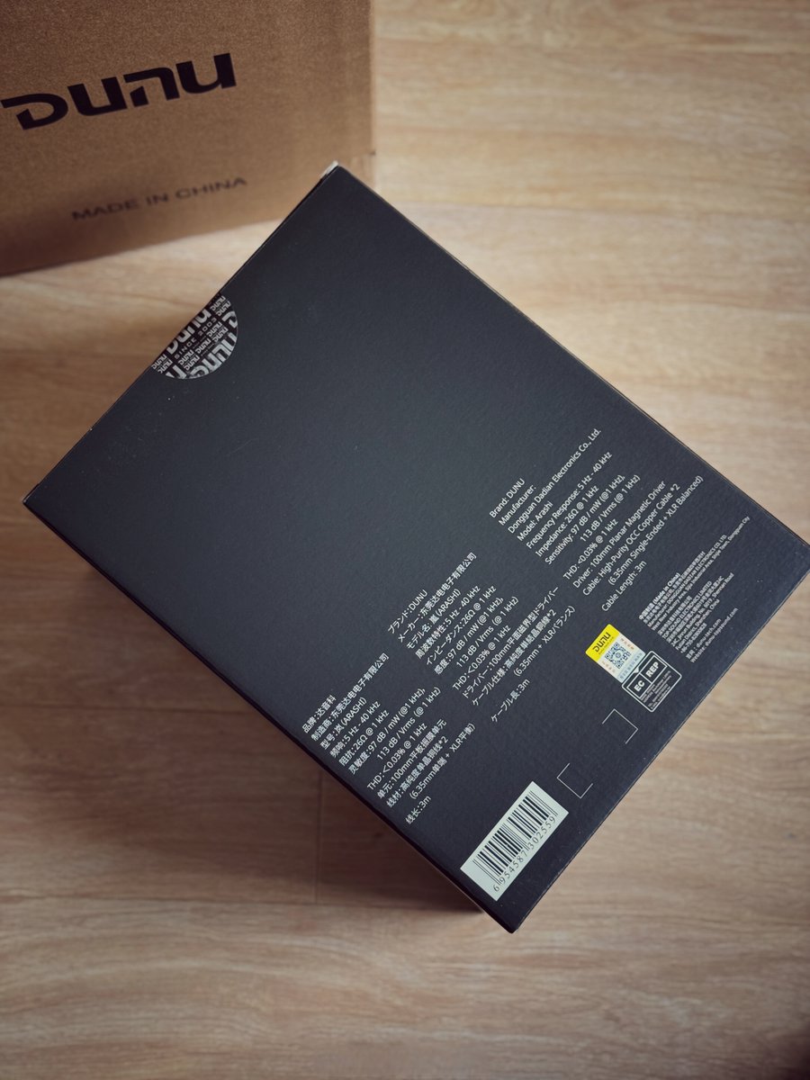 KatherynKnoff's tweet photo. Just in time! Unboxed my new wireless earbuds and they sound absolutely amazing—no more tangled cords for my daily commute https://t.co/nhJ5usIFhn