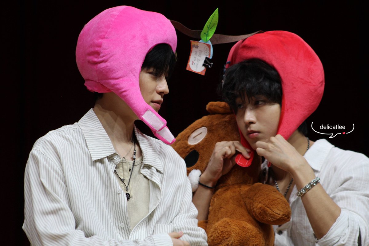Delicatlee's tweet photo. 260814 - Soundwave

Han x Seungmin

#StrayKids #스트레이키즈 #승민 #Seungmin  #Han #한 https://t.co/UpzdC5RLPo