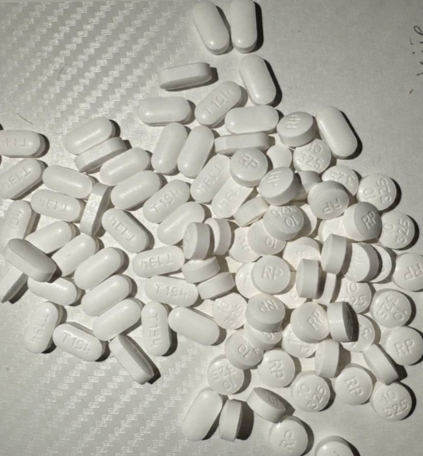 ROBERTk2lrd's tweet photo. Fat RP 10s #drugtwt #fl #htx #drug https://t.co/holioB8Yzd