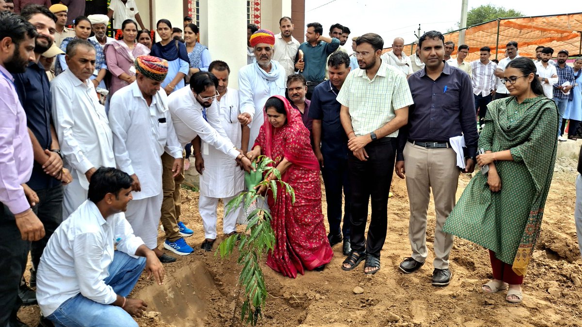 manjubaghmar's tweet photo. नागौर -जायल प्रवास के दौरान ग्राम झलालड़ में नव निर्मित कक्षा -कक्ष लोकार्पण एवं सामुदायिक भवन व नवीन सड़क शिलान्यास कार्यक्रम में सहभागिता की।
इस अवसर पर जनप्रतिनिधि, पार्टी पदाधिकारी व ग्रामीणों की भागीदारी रही।
@RajCMO #communityhall #school https://t.co/qqQX0f6whV