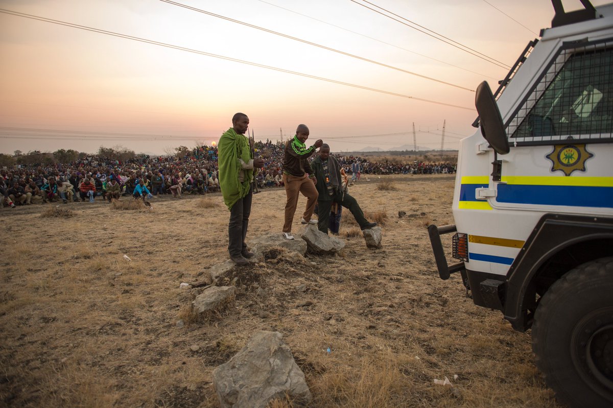 SERI_RightsSA's tweet photo. @theforgejhb [MARIKANA] The man in the green blanket, Mr Mgcineni 'Mambush' Noki was 30-years-old when police shot &amp; killed him at scene 1. He was both a leader &amp; symbol of the strike. After 14 years, no one has been prosecuted for his death.
#JusticeforMarikana | #RememberMarikana https://t.co/bUPOLg1Q15