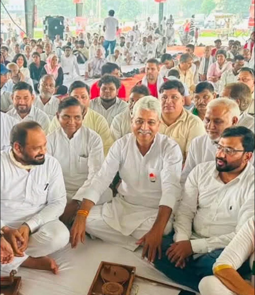 anilMalik_IYC's tweet photo. आज पानीपत में @RGPRSinc द्वारा आयोजित सत्याग्रह में @INCHaryana अध्यक्ष श्री @raonarenderinc जी, मेरे आदर्श मेरे नेता आदरणीय सांसद बड़े भाई @DeependerSHooda जी, AICC सचिव बड़े भाई @JitendraBaghel_ जी, RGPRS के राष्ट्रीय अध्यक्ष बड़े भाई @SunilPanwarINC जी के साथ उपस्थित रहा। https://t.co/xE9VnCvLz4