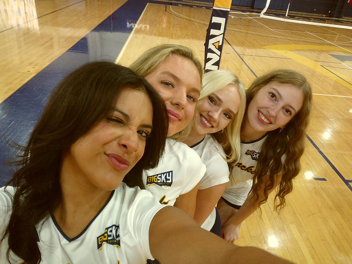 NAUVolleyball's tweet photo. Media day 𝓅𝓇𝑒𝓋𝒾𝑒𝓌 😋

#RaiseTheFlag | #BigSkyVB https://t.co/JnUgGMbWAx