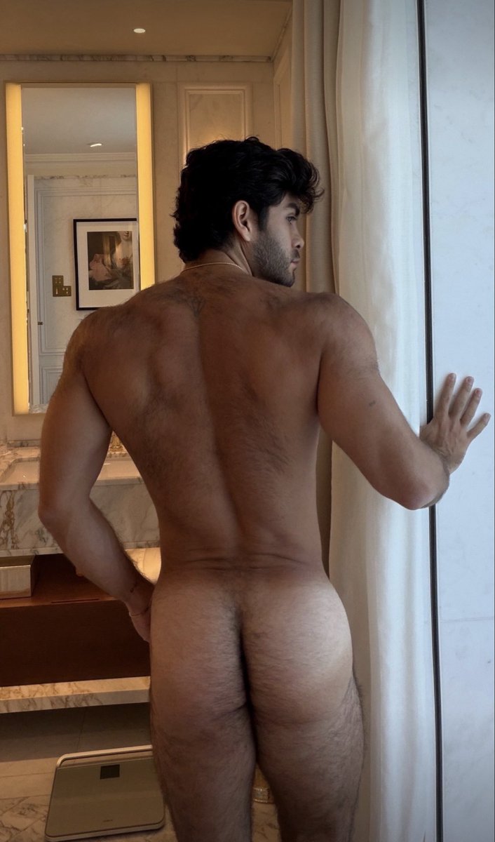 qpr0ij's tweet photo. Do you like them hairy? https://t.co/esZPwA71Uw