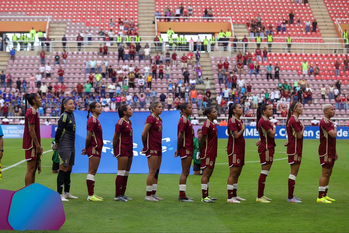 mundopelotanet's tweet photo. 🔜🌎🇻🇪 La Selección de Venezuela jugará la Fase Final del Repechaje para el Mundial Femenino en la Fecha FIFA del 23/02 al 06/03 del 2027.

Conocerá a su rival será a fin de año cuando termine la Fase 1 de la Repesca, y será una eliminatoria a partido único.

La Vinotinto Femenina está a 1 VICTORIA de jugar su primera Copa del Mundo a nivel absoluto. #FIFAWWC