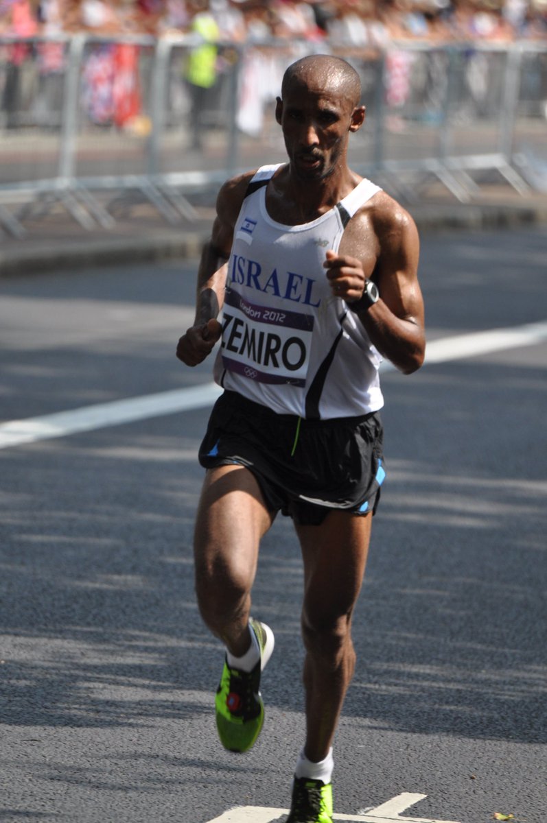 Visionpreneurr's tweet photo. You are right boss

Frame 1: 2023 Indianapolis Monumental Marathon.

Frame 2: Zohar Zemiro (Israel) during the 2012 Olympic Marathon in London.

Most times let’s give God the glory for divine transformation.

Mtcheeew 😂 https://t.co/KDn6gPjCF6