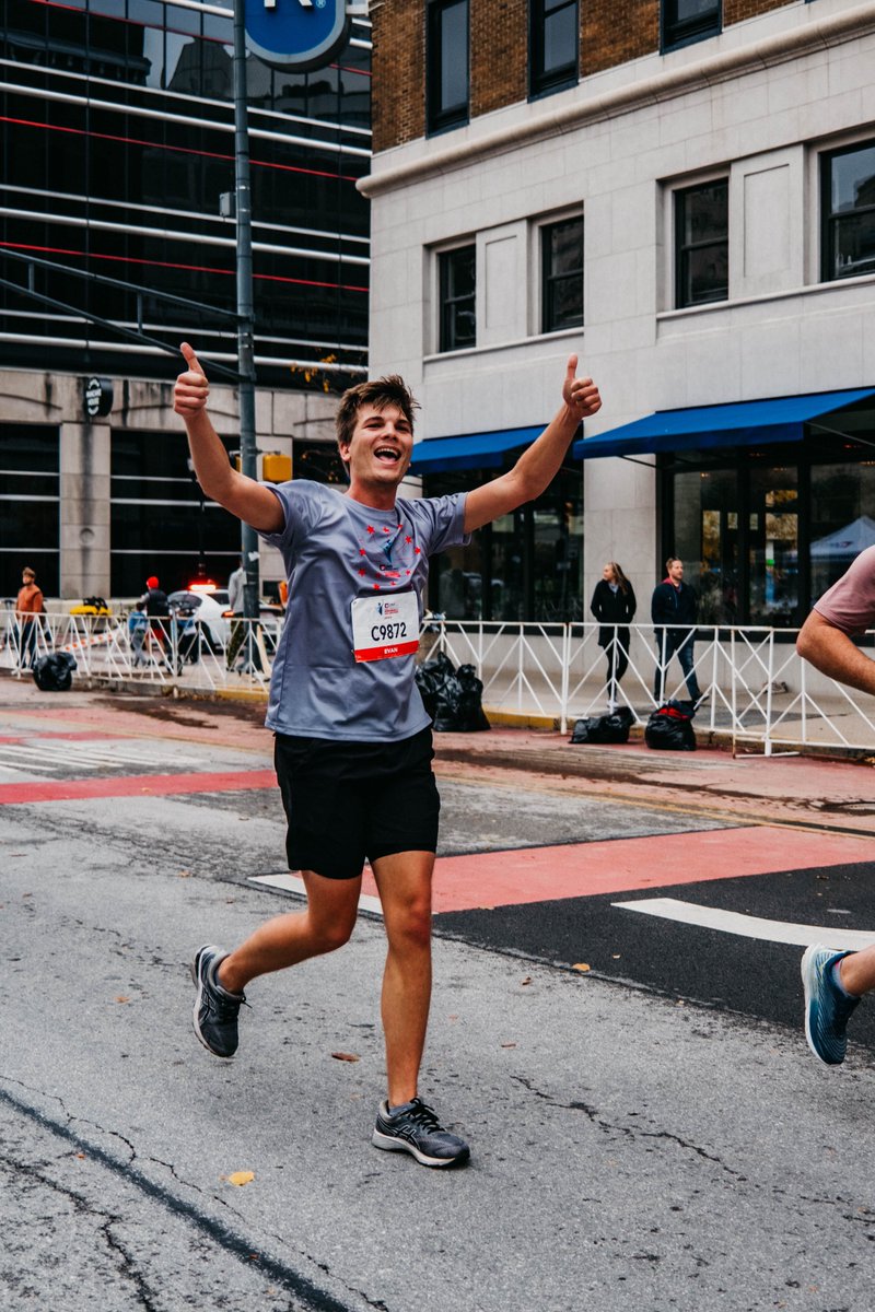 Visionpreneurr's tweet photo. You are right boss

Frame 1: 2023 Indianapolis Monumental Marathon.

Frame 2: Zohar Zemiro (Israel) during the 2012 Olympic Marathon in London.

Most times let’s give God the glory for divine transformation.

Mtcheeew 😂 https://t.co/KDn6gPjCF6