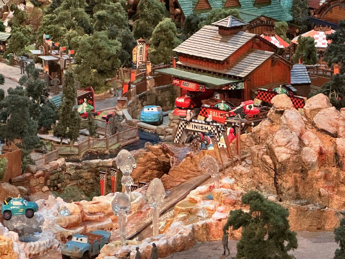 HyperionPodcast's tweet photo. We’re all going to miss Rivers of America but man #PistonPeak looks like it’s gonna be incredible! https://t.co/HKJIQb4W7w