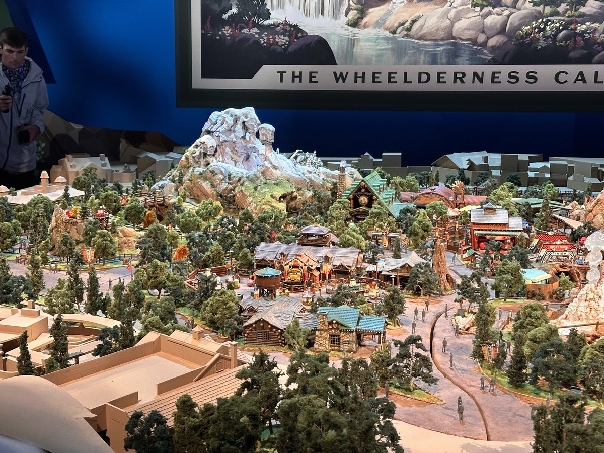 HyperionPodcast's tweet photo. We’re all going to miss Rivers of America but man #PistonPeak looks like it’s gonna be incredible! https://t.co/HKJIQb4W7w