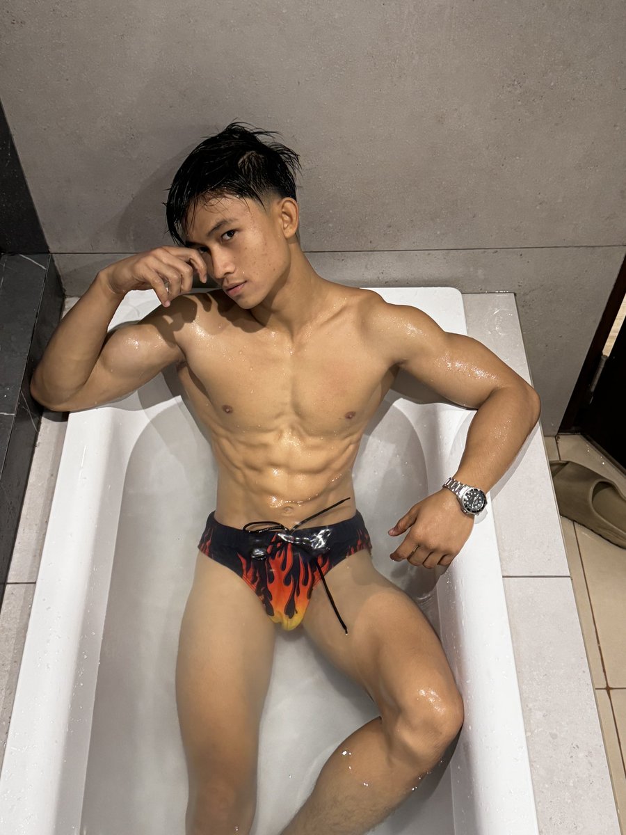 jhazthinegwapo's tweet photo. hottest man alive https://t.co/3nYrnzzOQh