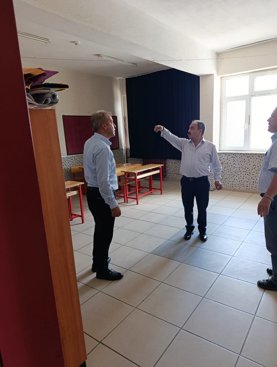 Mahmutiscann's tweet photo. Yeni döneme; öğrencilerimizi, öğretmenlerimizi ve eğitim ailemizi en güzel şekilde karşılamak için hep birlikte hazırlanıyoruz.

📍Atatürk İlkokulu 
📍Borsa İstanbul İlkokulu
📍Fatih İlkokulu 
📍Hacı Tekin İlkokulu

@tcmeb @Yusuf__Tekin @Vali_Akin @alperentasavli @gokhanmurat1 https://t.co/hHRnmwk1Ys