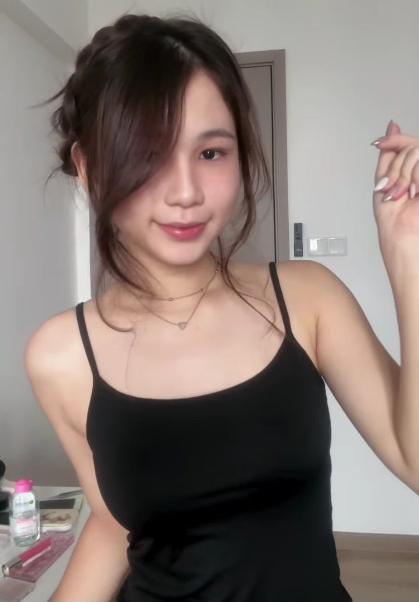 sggirls100kk's tweet photo. Follower submission
I could imagine her holding and sucking my big fat cock in her tiny little bitch mouth https://t.co/0qaxlDF23J
