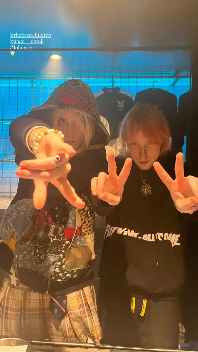 immaegterial's tweet photo. throwback to the first time i saw frost children in 2023 and was too scared to ask for a photo with them so i just asked them to pose for me https://t.co/kNWsveC7n1