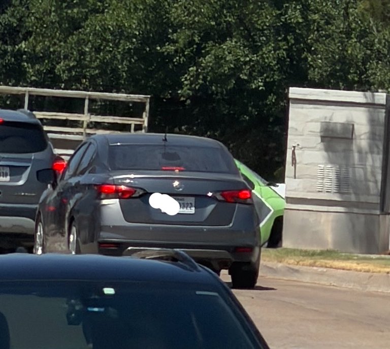 ShyHoseok_'s tweet photo. ARLINGTON ARMYS PLS HELP ME FIND THEM !!! ITS 🚨URGENT🚨

IF THIS IS YOUR CAR WITH THE PLATES ENDING IN **MAYBE** 322 LEAVING THE SEQUOIA LOT AT AROUND 12:15 PLS CONTACT ME

YOU DROPPED YOUR LIGHTSTICK AND IT WAS ABOVE YOUR CAR !!! https://t.co/WyKm2DzThT