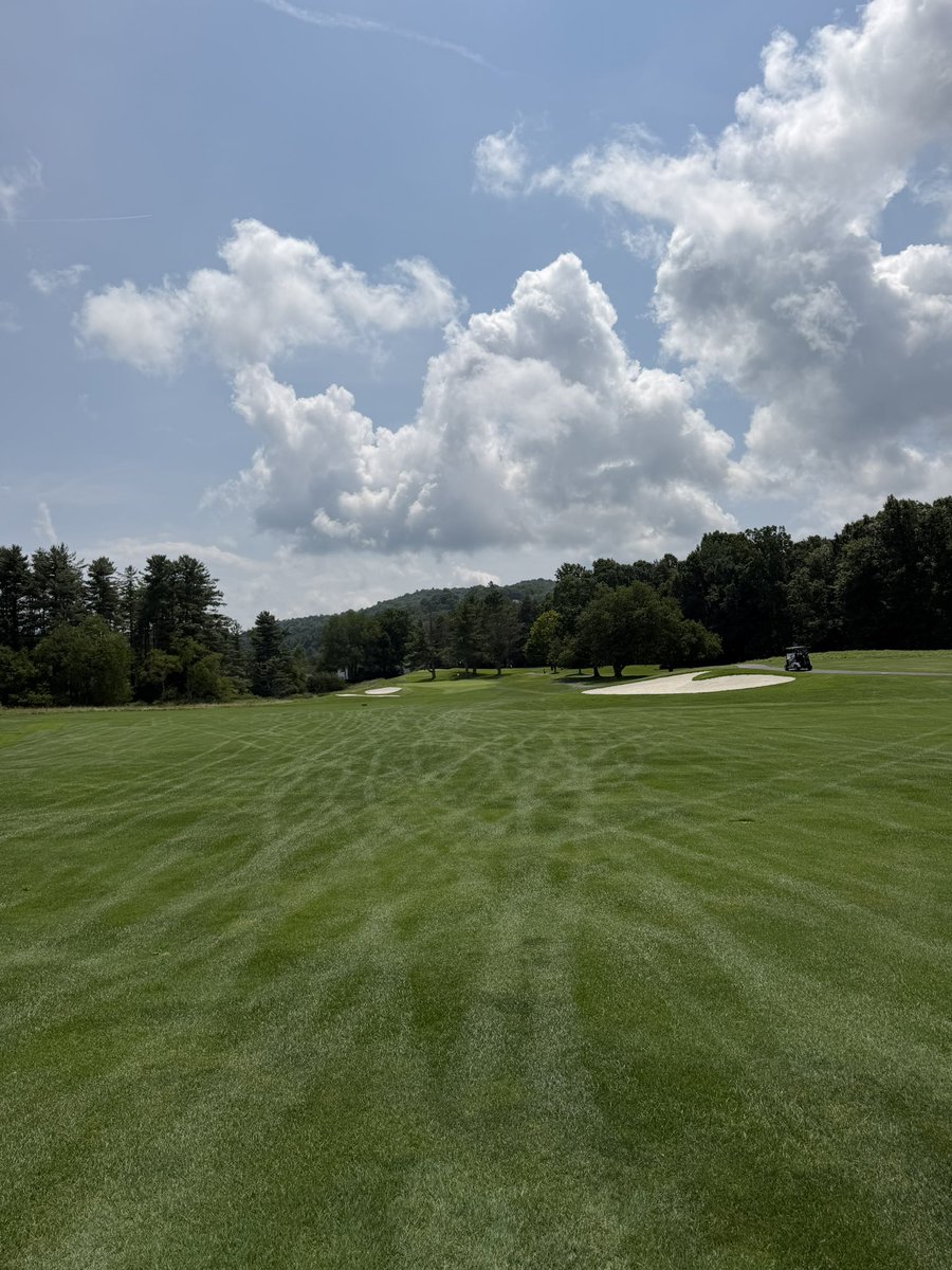 a__brown57's tweet photo. Beautiful day up in the high country. Boone GC @Top100Rick https://t.co/ToZkvl7dOZ