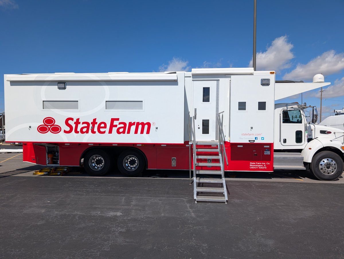 AgentfoCom's tweet photo. My heart goes out to the everyone affected by the severe storms across the Midwest. State Farm is on the ground actively helping customers. My team and I are here to answer questions and help with next steps too. See details about local assistance: https://t.co/5vlvBE3GEs https://t.co/3j5EBbRlZE