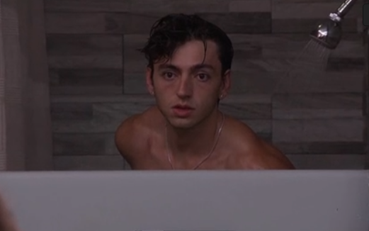 BBFeedsFairy's tweet photo. Lala has Drew cornered in the shower while water cascades down his ass crack, she says Haley called her a bully and wouldnt accept her apology, Drew says she's not a bully and he loved her HOH #bb28 https://t.co/dpDQXuGftv