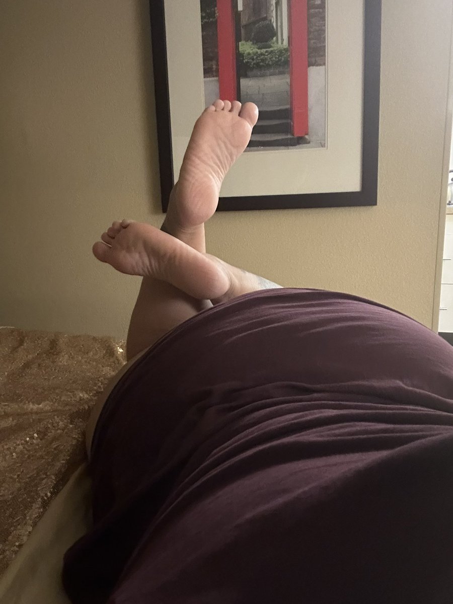 Sugarcanefeet's tweet photo. 👣 or 🍑? https://t.co/t307J3xwiC