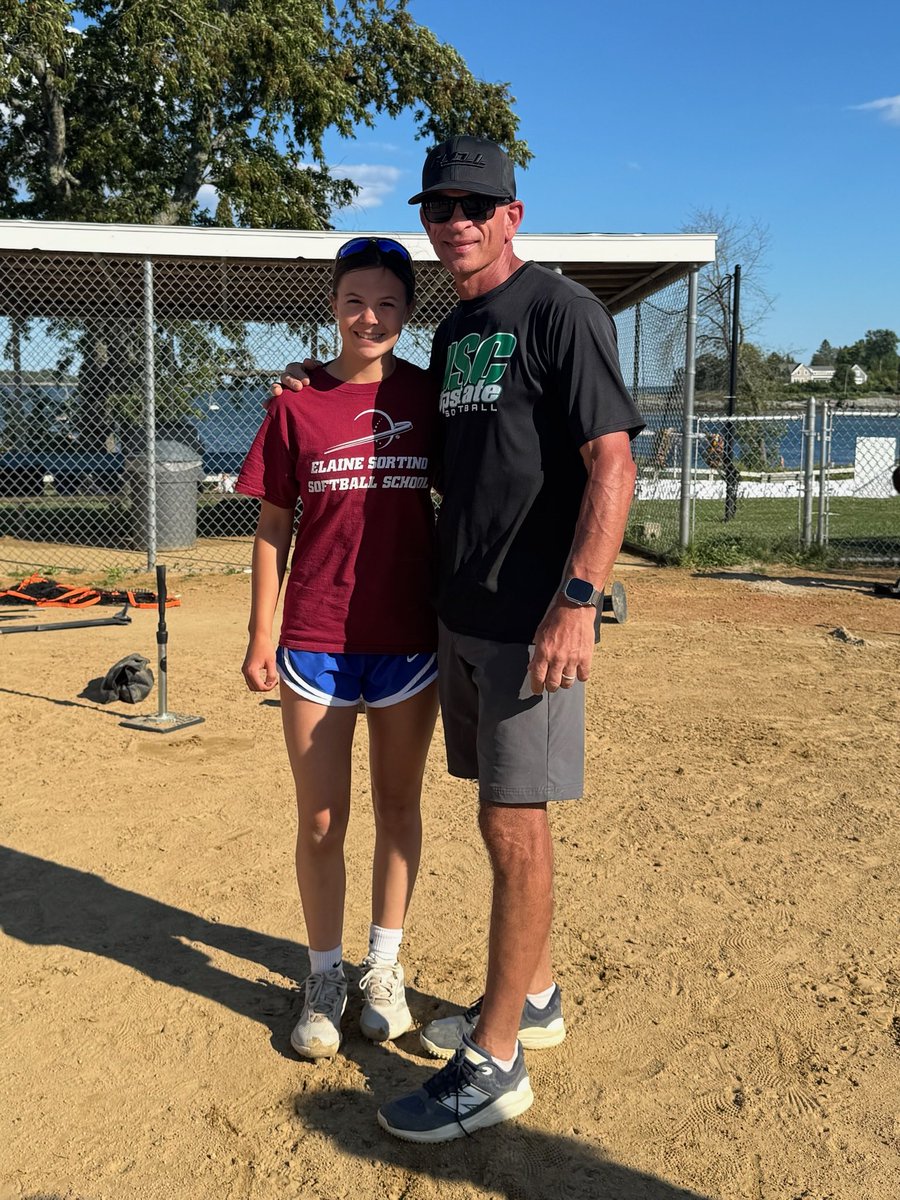 HaleySutton2029's tweet photo. Thank you John Sangillo for coming up to Maine. Thank you also to Kiley Hogan, and Tim Hogan for helping out during the clinic. It was great learning about how the body moves and how to efficiently move the body through the hitting zone! 
Thank you SMCC for Hosting the event! https://t.co/raVyALjCRn