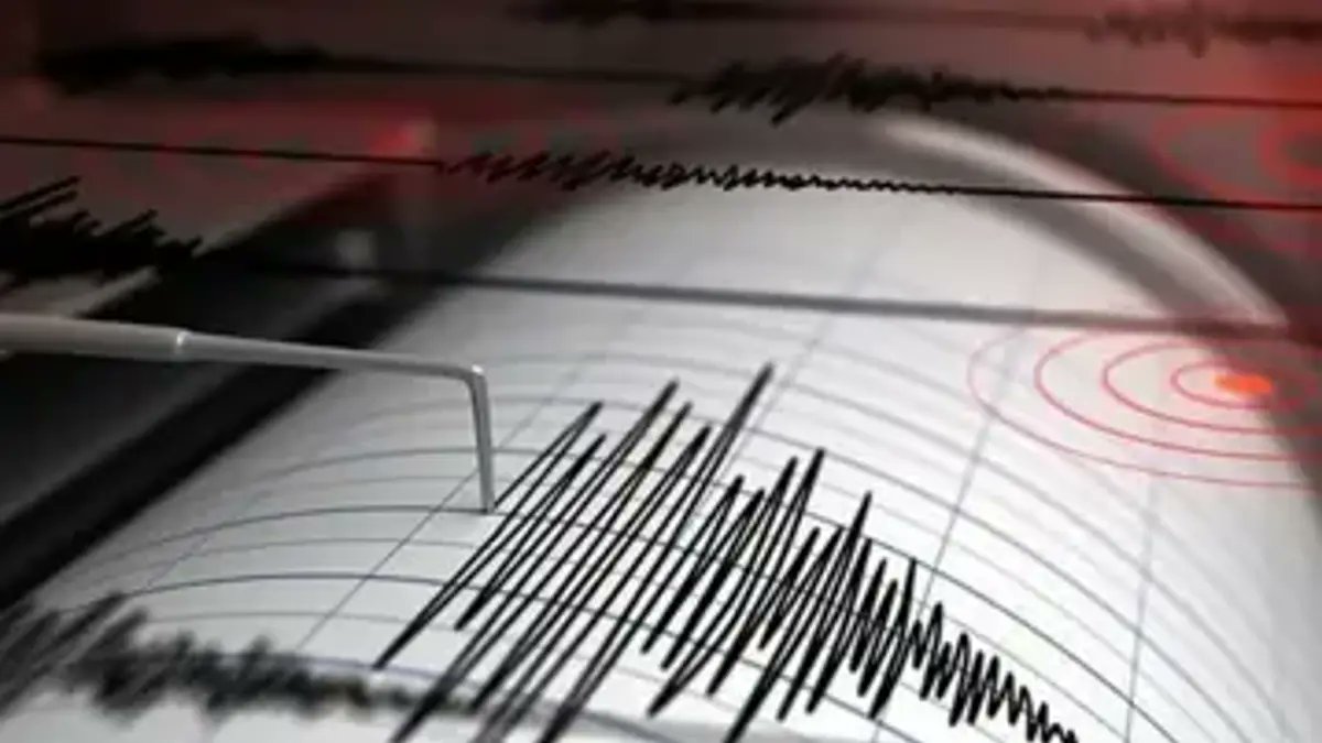 ntv's tweet photo. SON DAKİKA
Endonezya'da 7.5 büyüklüğünde deprem meydana geldi

https://t.co/Xxo21CNZhO

Foto: NTV https://t.co/1FuLut6qia