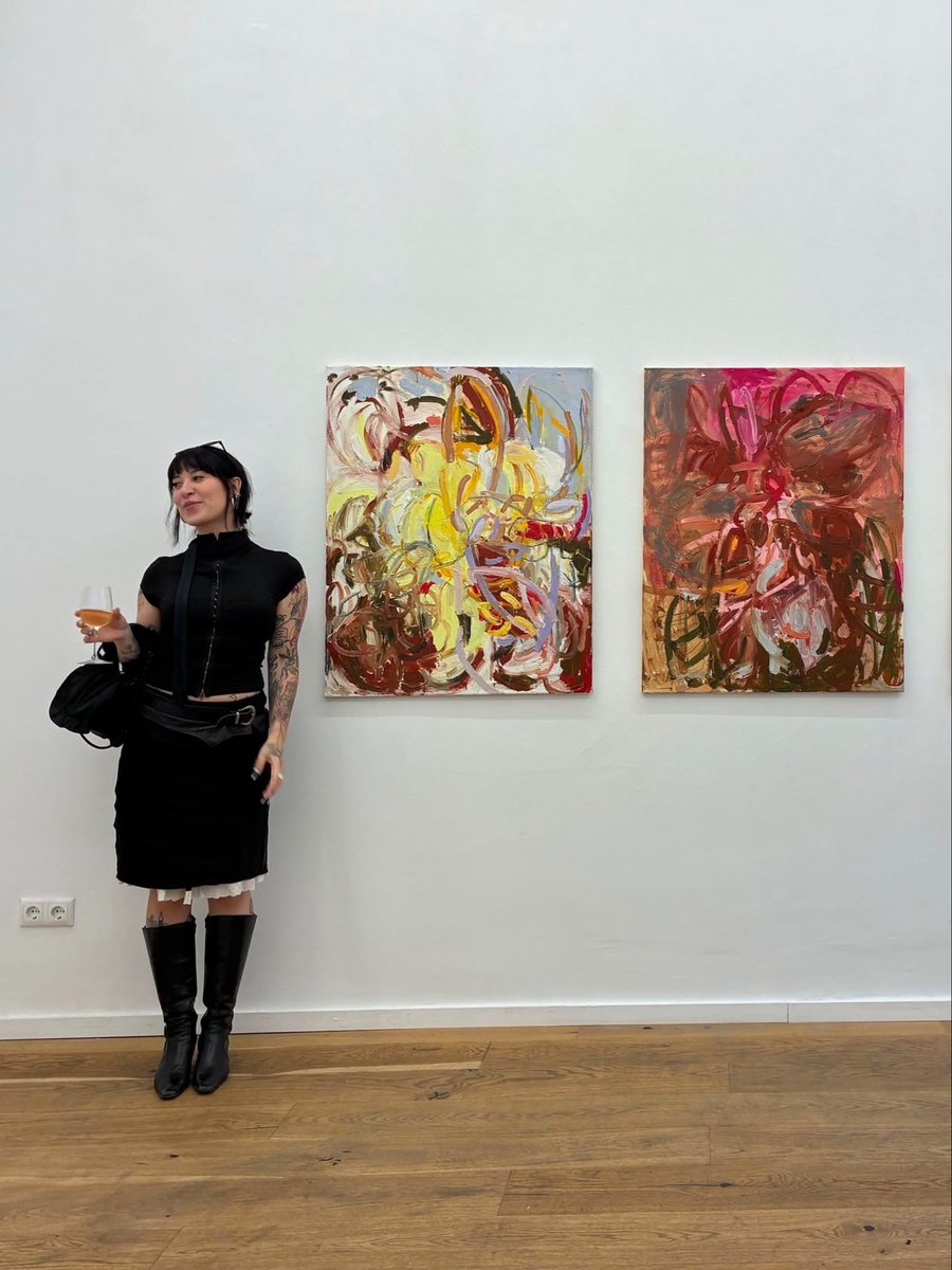 paranoidhill's tweet photo. Super happy with the opening of STILL WET @GalerieMet thank you Ruizhe and @kikanicolela for the curation

Paintings are available now links were shared I don’t want to shill too much you know now back to the art ❤️❤️❤️ https://t.co/kvhKPA4X8o