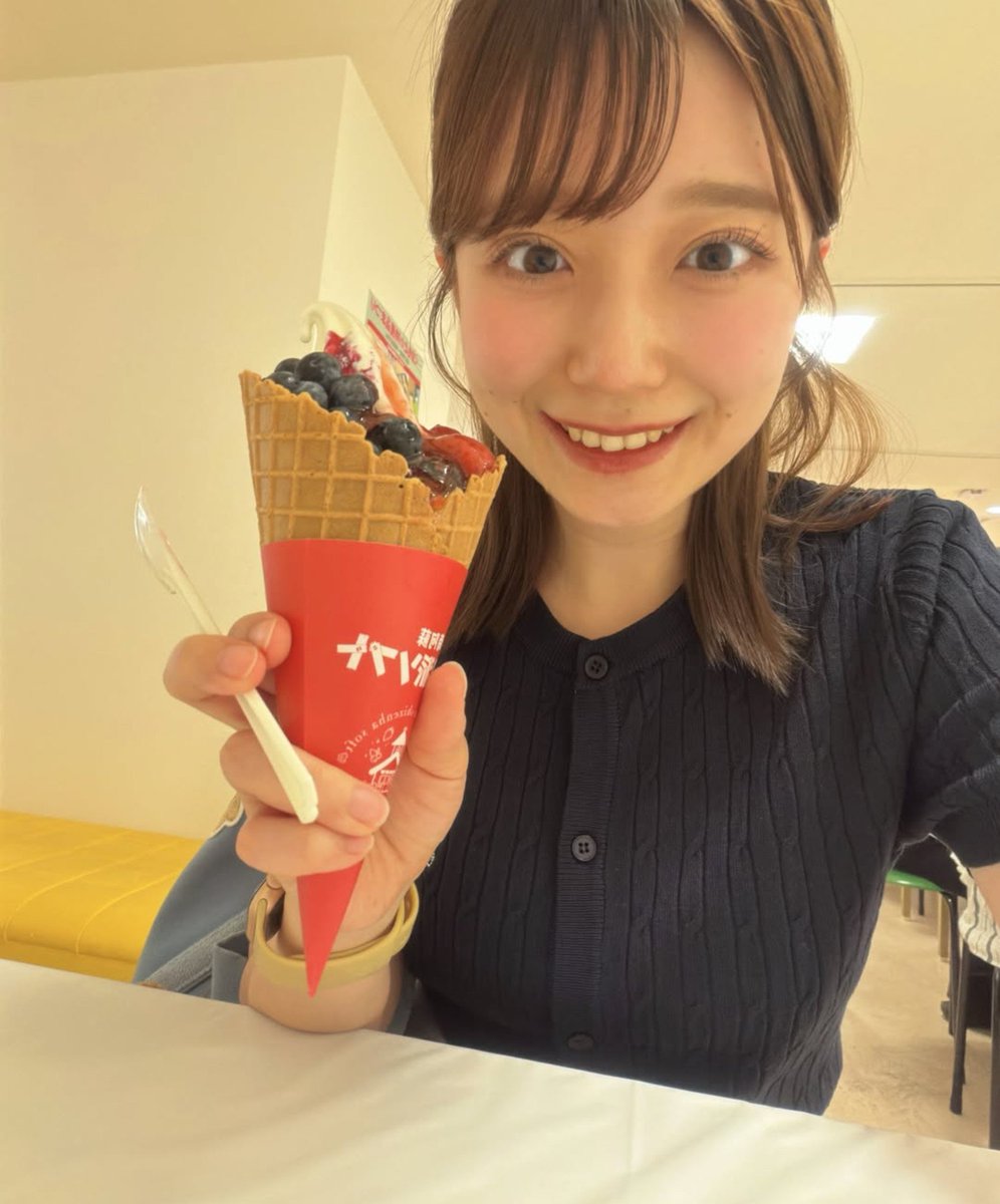 TDragon34452695's tweet photo. RKK熊本放送に逸材が https://t.co/rTejG1kBaj