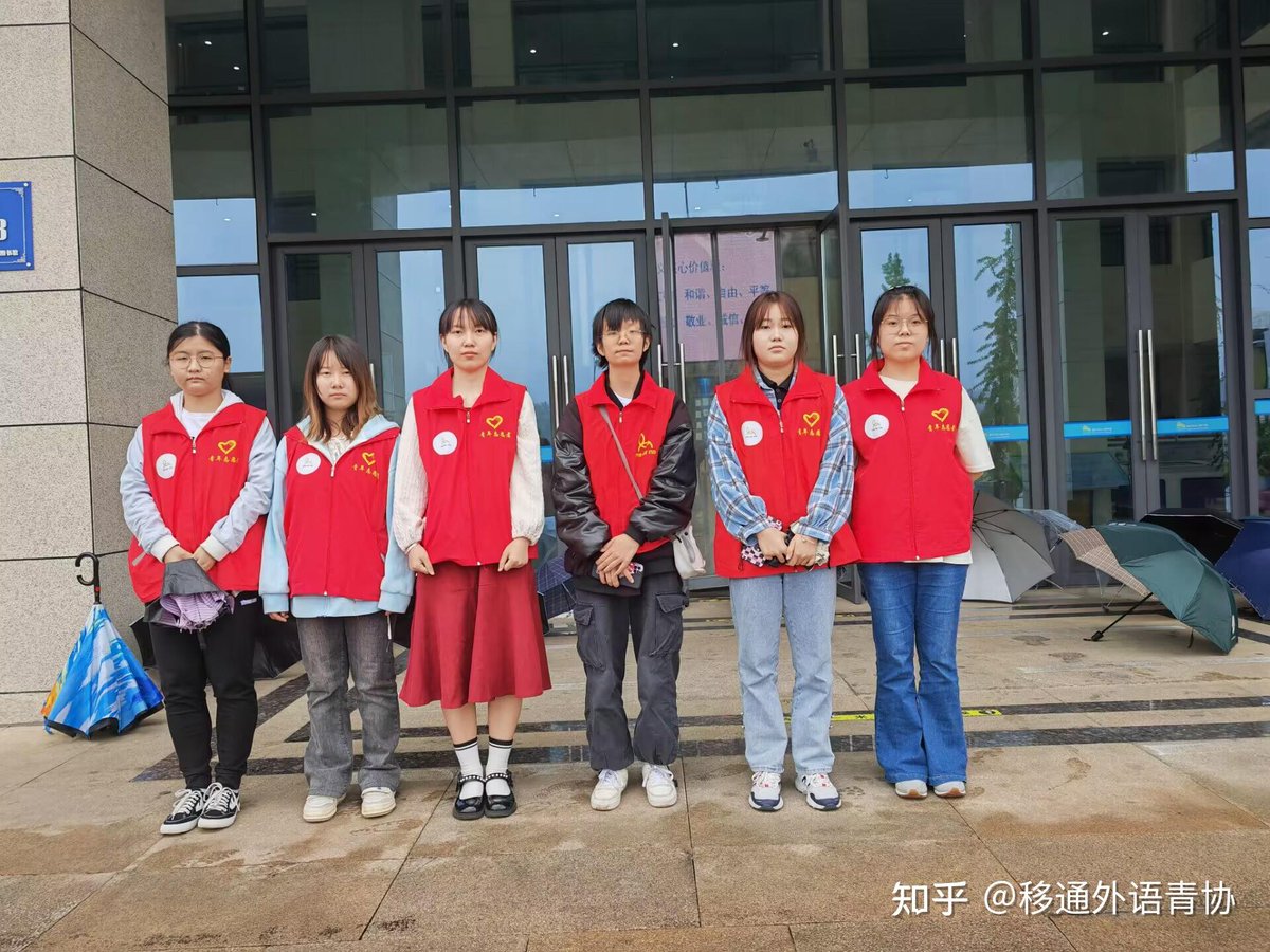 cjfgh9511's tweet photo. [周末跟着社区志愿队整理了旧绘本，看着孩子们拿到书时的笑脸，觉得特别有意义~ 志愿服务，微光成炬]， https://t.co/0corFE1hNO