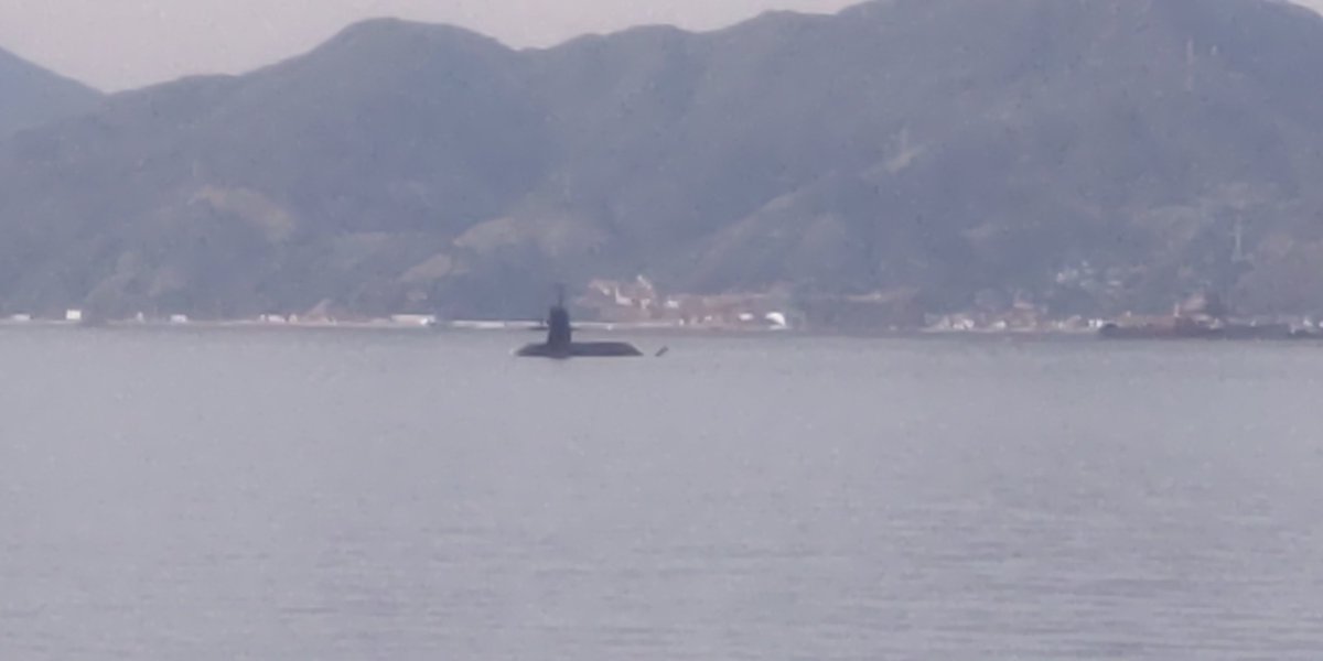 PP0dxtRsL767976's tweet photo. ＃終��の日
榛名の終わりの地、小用港に着きました
途中、伊勢、青葉、龍鳳等の終わりの地である音戸方面撮ってたら潜水艦としもきた航行してた
これから利根資料館行きます https://t.co/ZkvU7985Kc