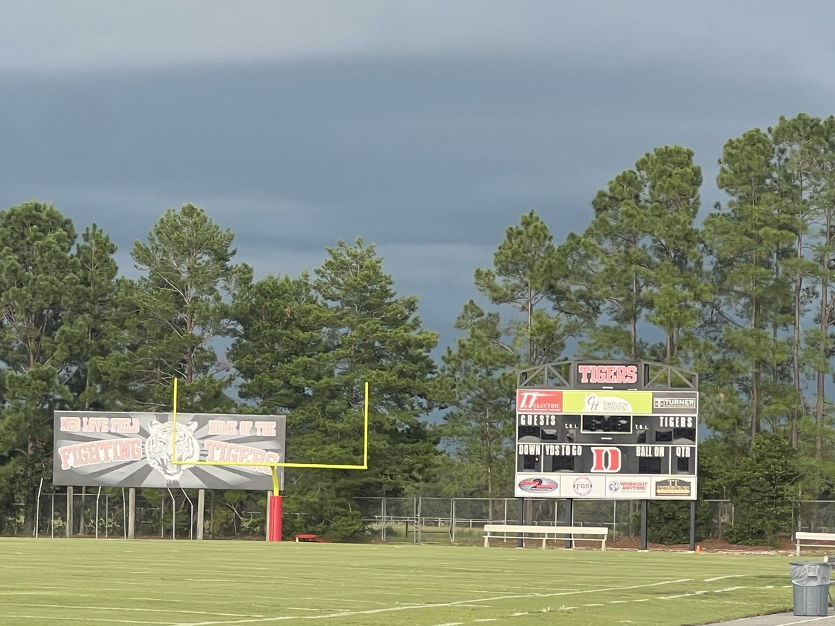 DkellyDavid's tweet photo. New job, new team on Friday Nights 
To cheer for, South Marion  high school Bears  have their inaugural game tonight.
They have to play in Dunnellon due to field issues and are hosting Lake Buena Vista a newer school too.
Currently in a rain delay. https://t.co/z62QF0Fu3I