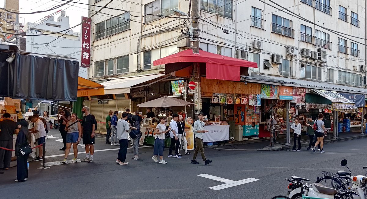 Leziena's tweet photo. 築地 https://t.co/h4chHluKph