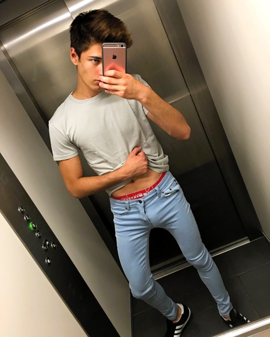 MediaBoys18SFW's tweet photo. #twink #cute #gay #boy
Cortesía de ➪ https://t.co/gwFKpmaRrj https://t.co/hZSdMrVzO5
