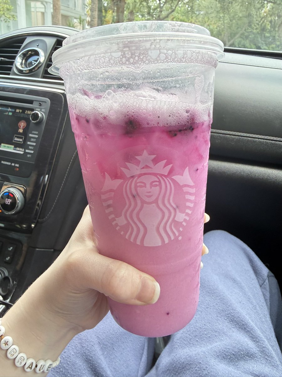 strwbcha tweet picture