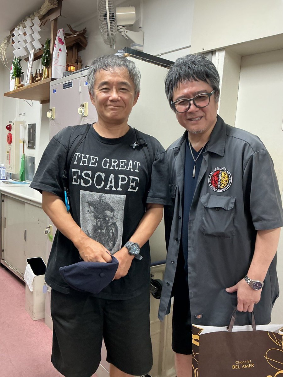 kazz_nishikiori's tweet photo. 続々といらしてくれてます。
#劇団桟敷童子 東憲司さん
堤幸彦監督、音無美紀子さん、そして岸田敏志さん。
写真はありませんが、昼の部は、山崎ハコさんもいらしてくださいました。
本日も二回公演、最高の若者達について行きます！
#あゝ同期の桜
#日本橋三越劇場
#木更津かずさアカデミアホール https://t.co/hC7OvRkEv5