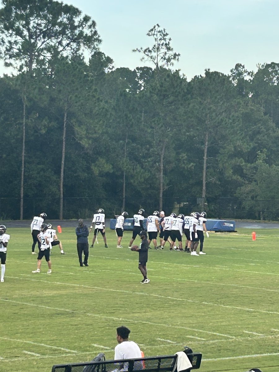 TreJ73's tweet photo. Doing what I love!  #2027 #seniorseason #titansup @titans_fb https://t.co/fBHnJzESL7