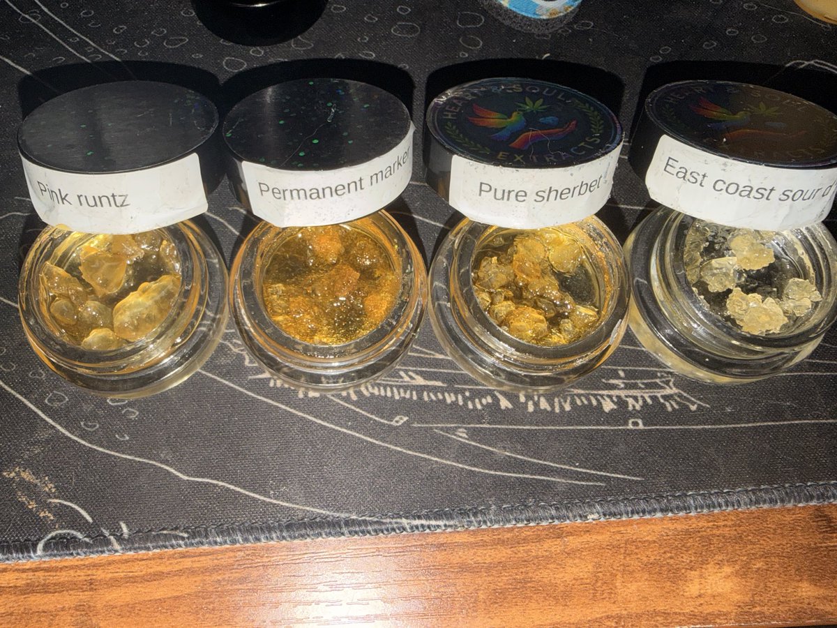 EliteRipss's tweet photo. Some fire  in from Heart &amp; Soul Extracts😮‍💨

Permanent Marker - Live Resin Nug Run
Pink Runtz - Diamonds
Pure Sherbet - Diamonds
East Coast Sour D - Diamonds

Every strain has an insane nose and flavor. The terps on this lineup are awesome🔥 https://t.co/wQEpMoRbHS