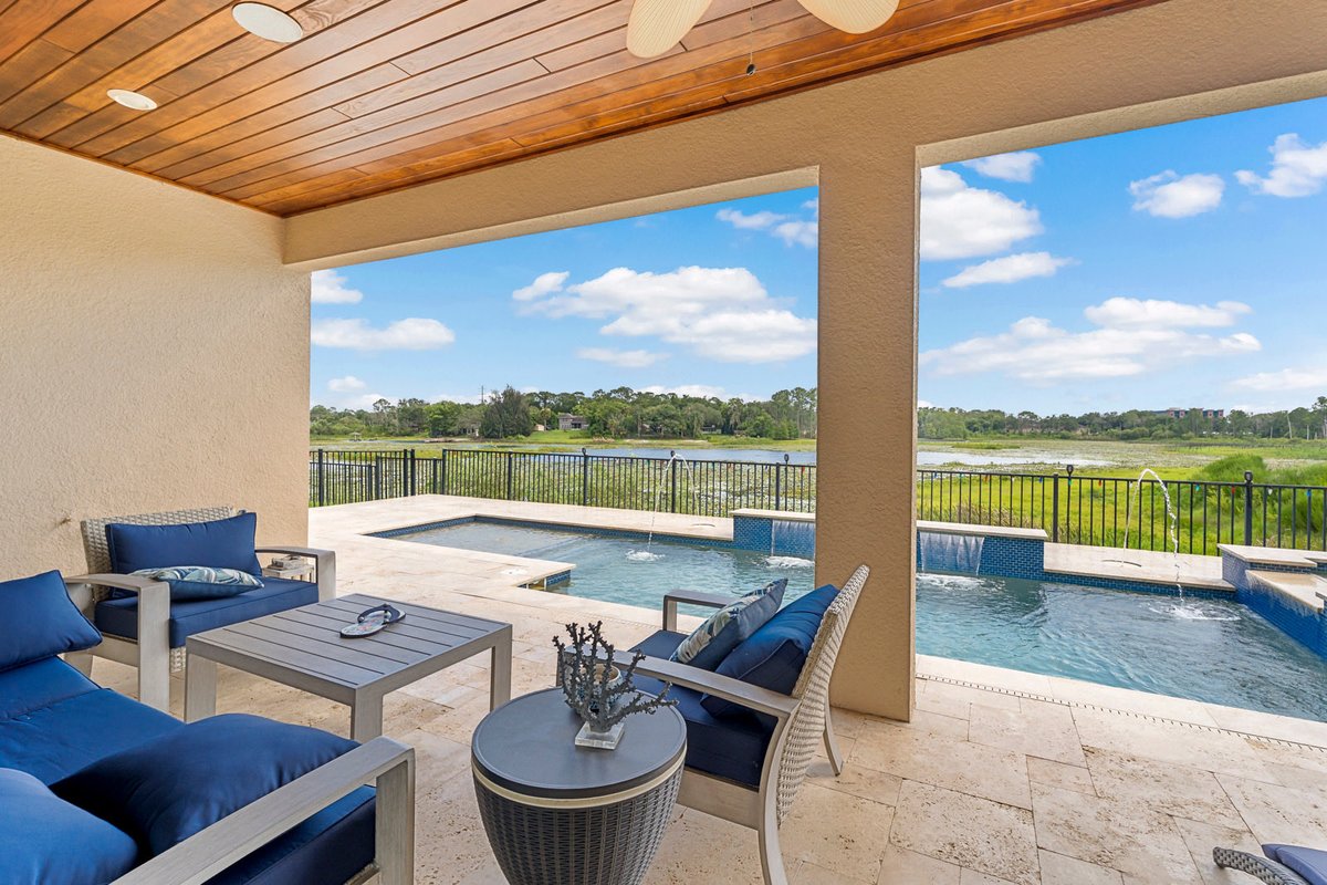 JesusGarciaTeam's tweet photo. ✨ Certified Pre-Owned Luxury Pool Home with Lake Views

6 🛏 | 4.5 🛁 | 4,217 Sq Ft | Under $1.2M | Pool 🏊‍♂️ | Home Theater 🎬 | Lakefront 🌊 https://t.co/DnePzfBG94