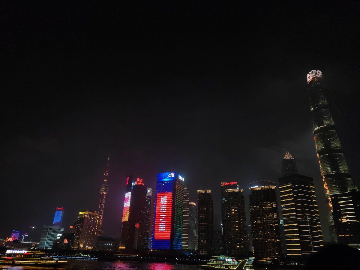 Berrlv's tweet photo. Midnight countdown vibes  The clock’s ticking for fresh starts – let’s make this year your best one yet! https://t.co/ZJAE9TpnbI
