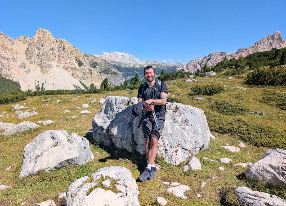 regelegorila's tweet photo. Branchez-vous Dolomites oui https://t.co/YQCydyF0cq