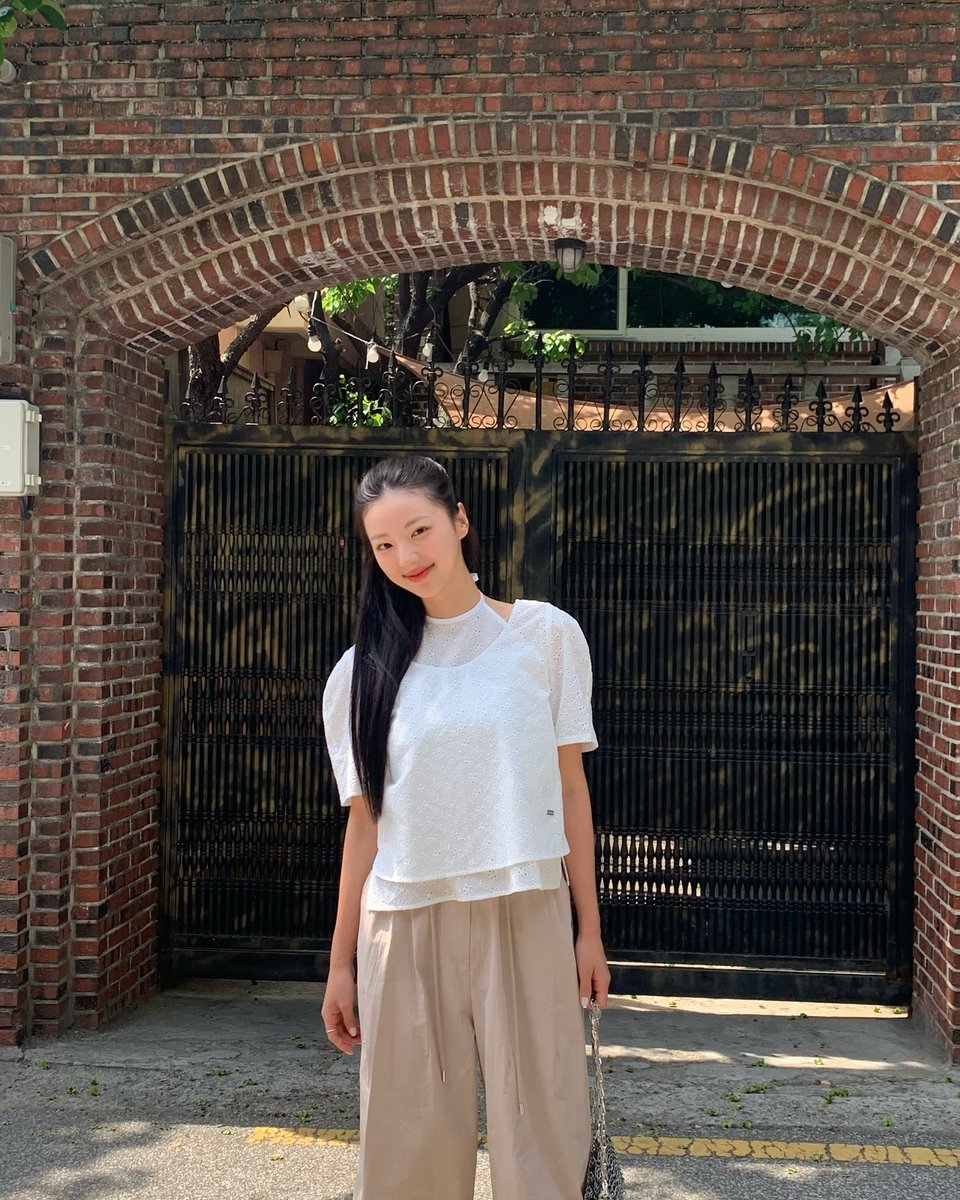 Ky166Vi's tweet photo. Hello, lovely soul 💫 Always keep in mind that you are enough, and you’ve always been. Believe it. 🌼
MdpJC https://t.co/4nGyTY99VW