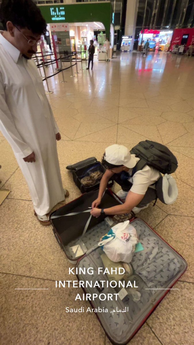Theonlytheo28's tweet photo. غريب تارك بلادة 🇺🇸😣 https://t.co/SOjBAF5n9N