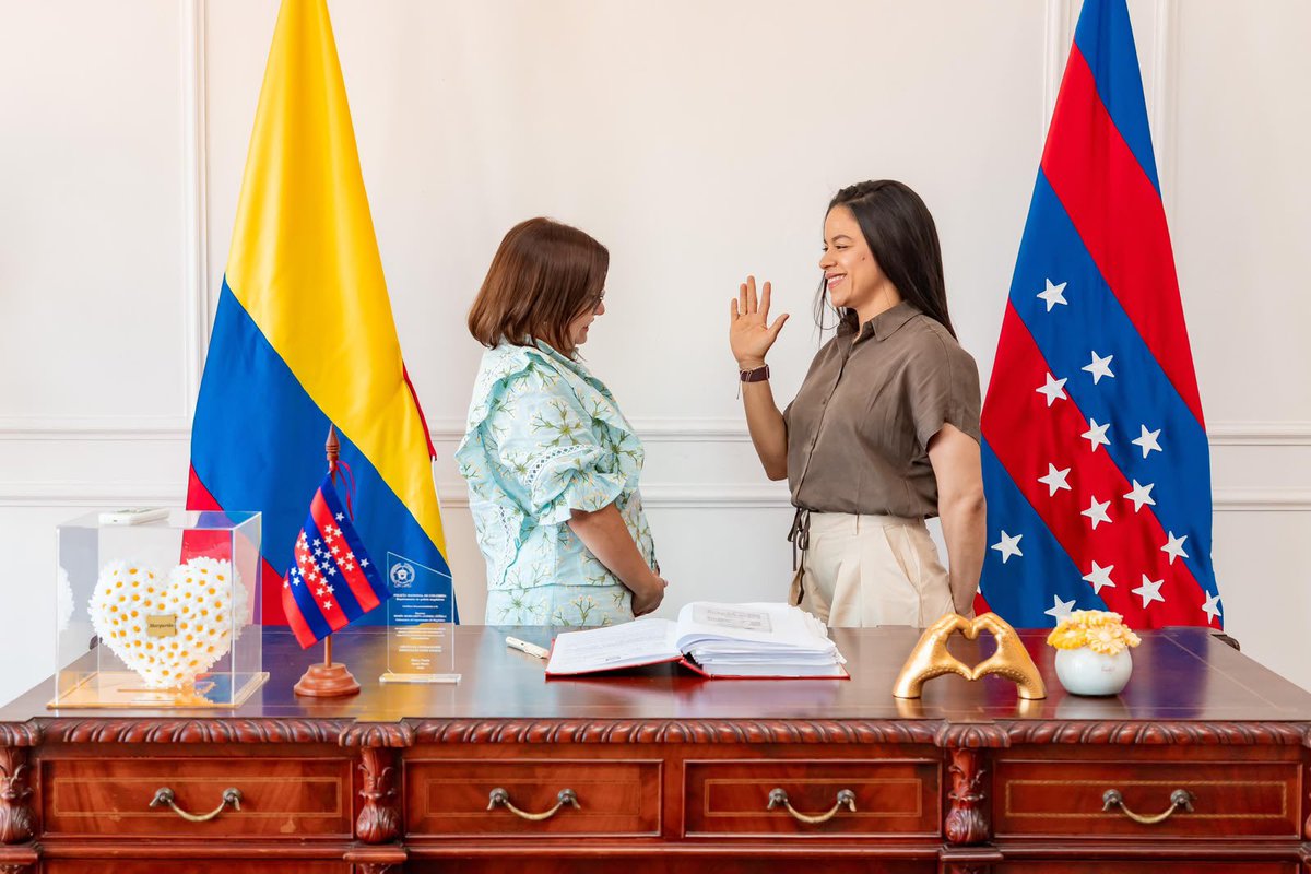 MagdalenaGober's tweet photo. Gobernadora @mmarguiguerra fortalece su gabinete con dos nuevas funcionarias en Infraestructura y Gerencia de Proyectos.

Ieruska Paola Chávez Zabaleta asume la Secretaría de Infraestructura, mientras que Karen Margarita Forero Bula estará al frente de la Gerencia de Proyectos. https://t.co/70LhZYoVyl