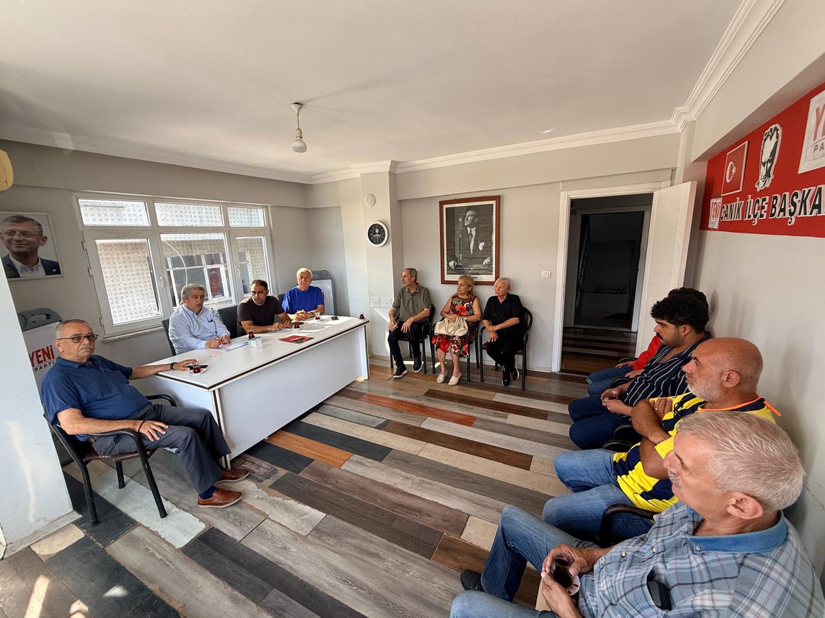 ChpCanik's tweet photo. Partimizin kurucu üyesi,Pm üyesi ve milletvekilimiz Sn. Murat Çan ilçemizi ziyaret etti.Gündeme ve geleceğe dair fikir alışverişi yaparak sohbet ettik. https://t.co/Ldq0m8zz9F