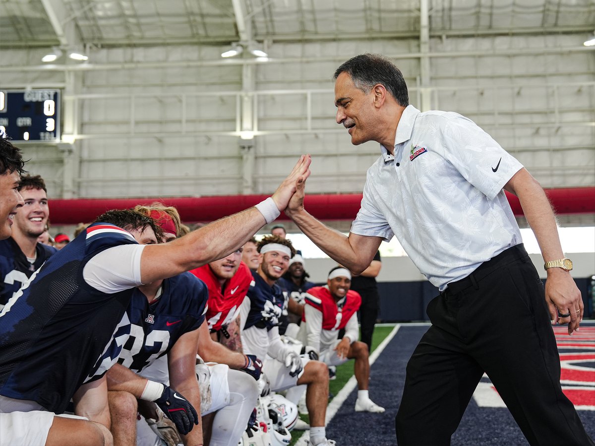 ArizonaFBall's tweet photo. Thank you @SVGarimella for stopping by practice today! We appreciate your continued support of Arizona Football! 🐻⬇️ https://t.co/weja2MQyJ7