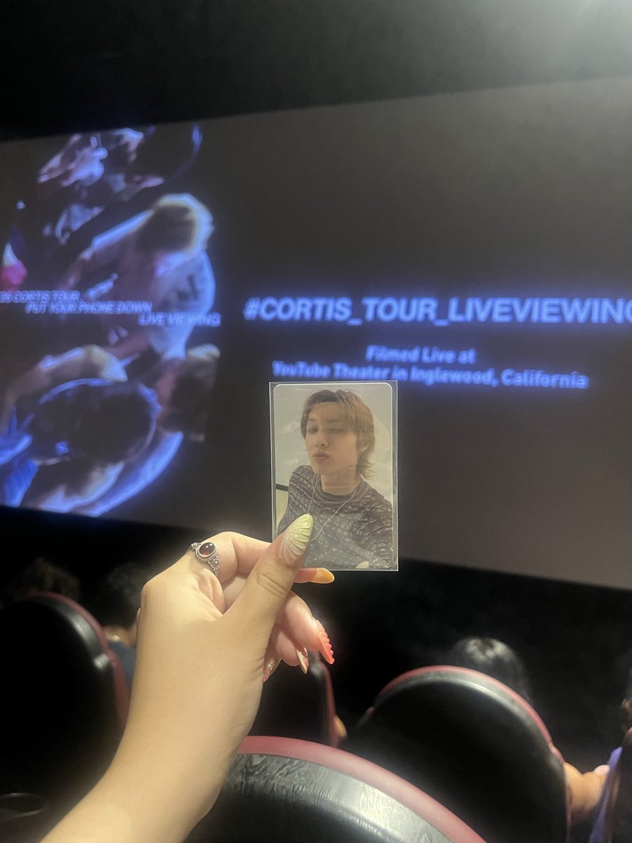 mmmmiiiilc's tweet photo. Ya AQUIIIIIII 💗 #CORTIS_TOUR_LIVEVIEWING https://t.co/Le9O5yu6Pw