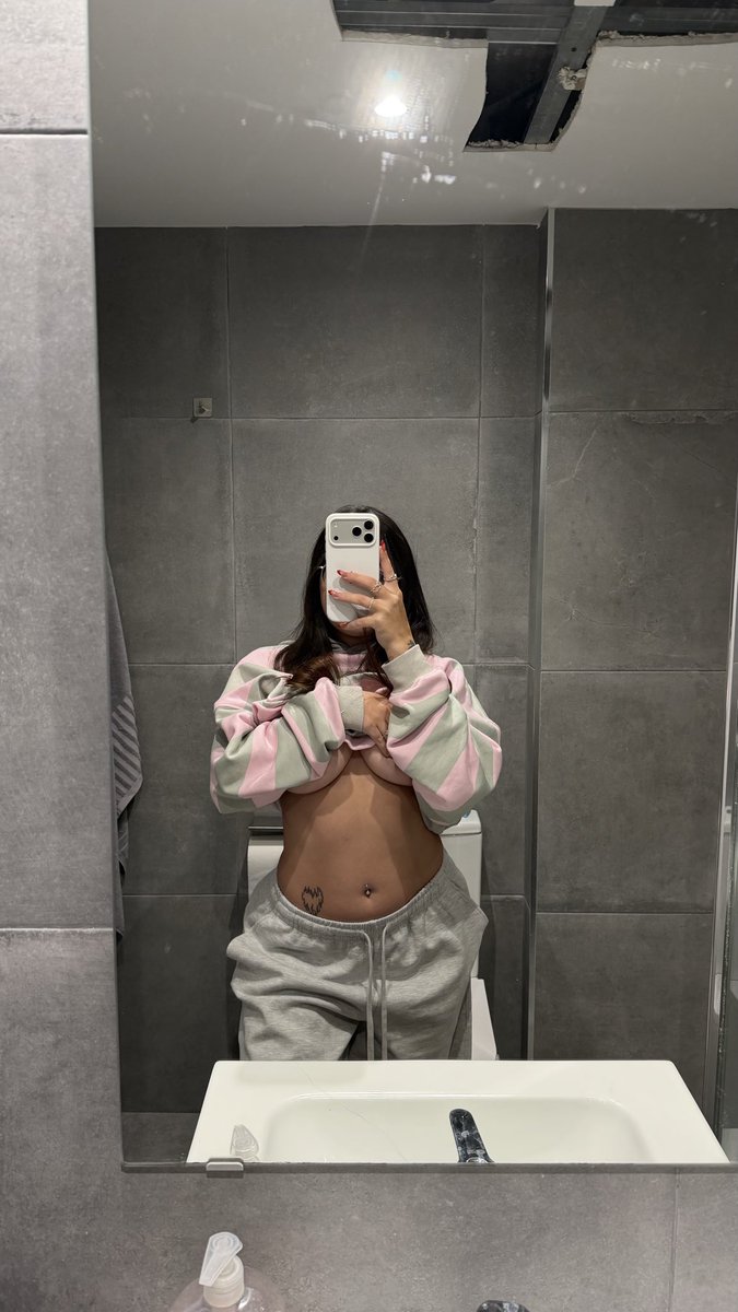 HiALEXAheree's tweet photo. Mind if I occupy your thoughts for a bit? https://t.co/sdGFkyspZI