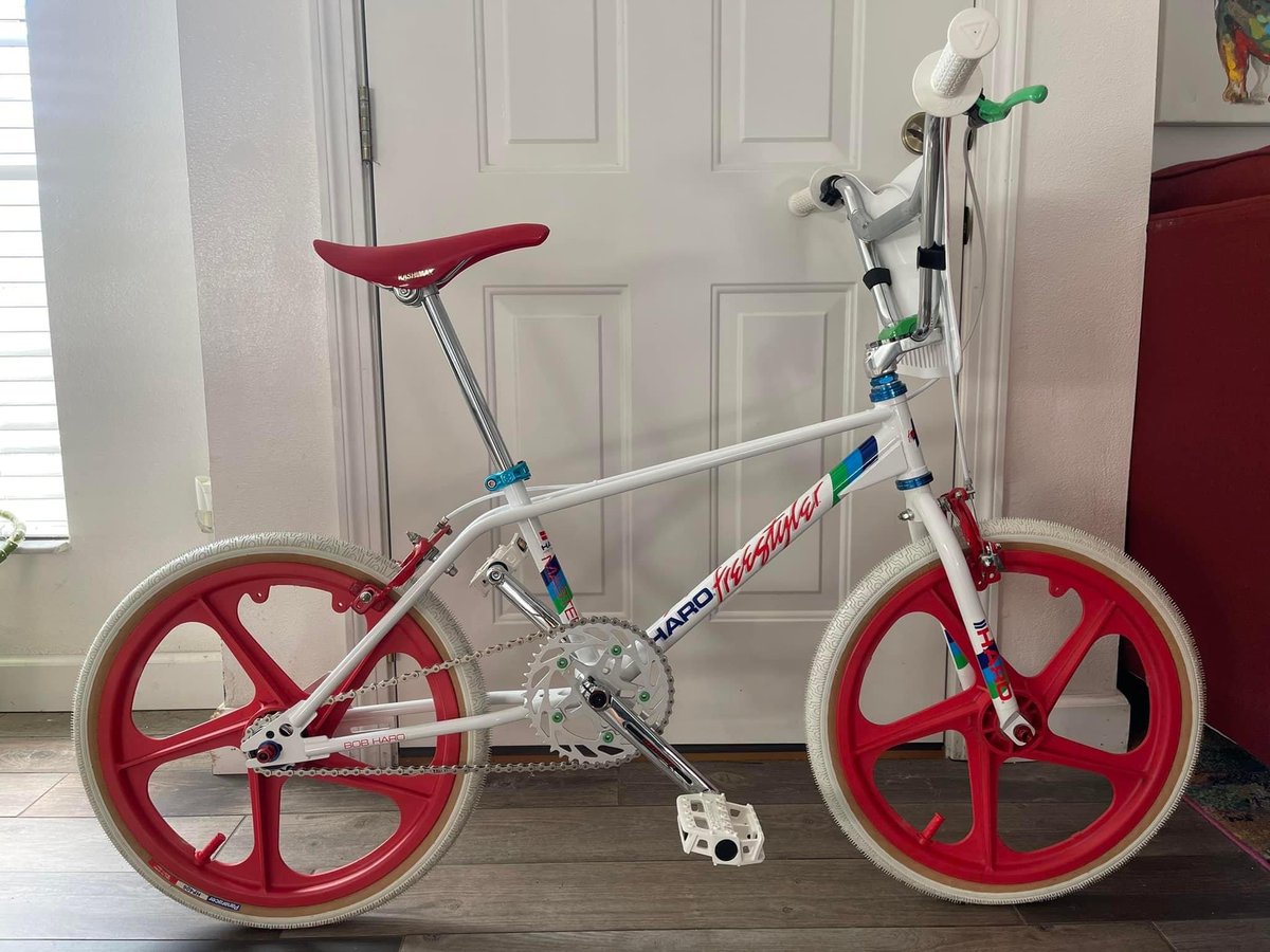 GenXBikes's tweet photo. Another customer build is wrapped up! 😻
1984 Haro Freestyler 🔥
.
.
#harofreestyle #harobmx #80s https://t.co/Z1eeka0ME5
